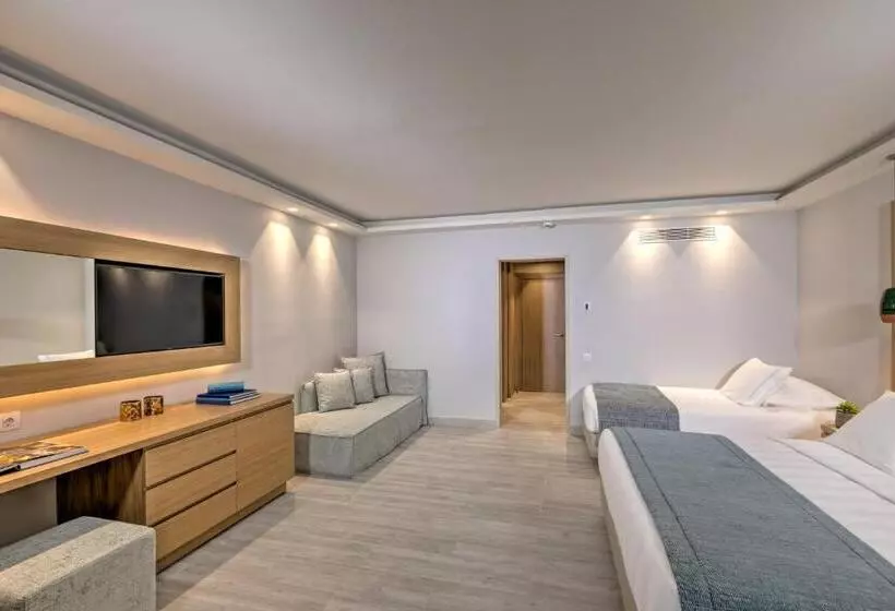 ファミリールーム, Amada Colossos Resort