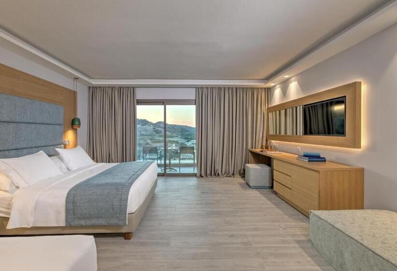 Семейный Номер, Amada Colossos Resort