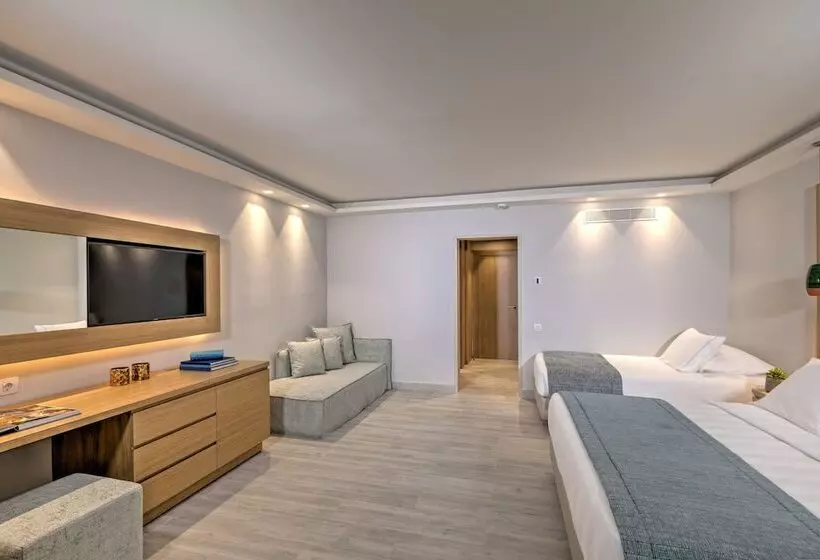 ファミリールーム, Amada Colossos Resort