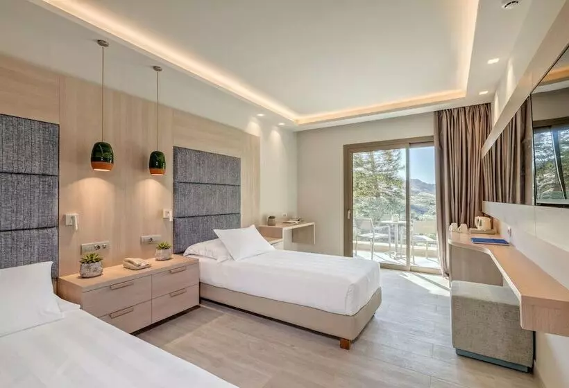 スタンダードトリプルルーム, Amada Colossos Resort