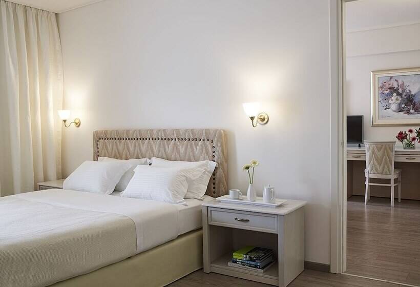 חדר משפחתי, Amarilia