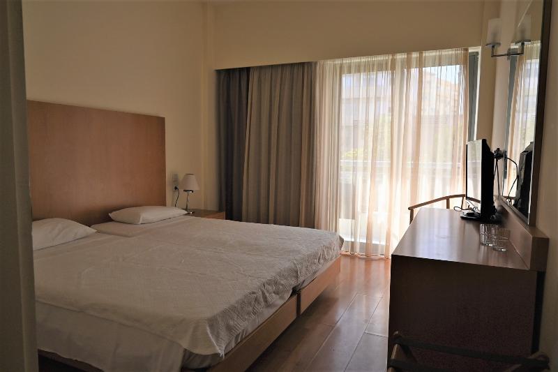 Номер Стандарт, Angela Downtown