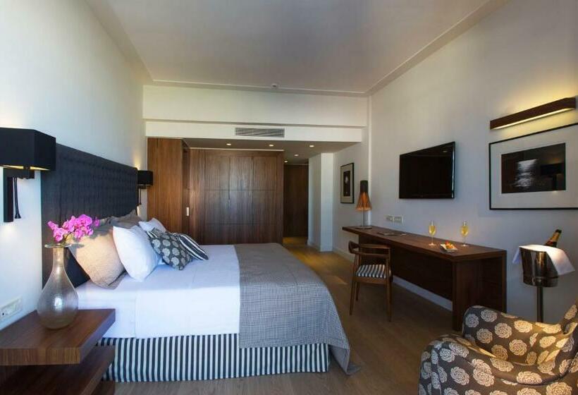 スーペリアファミリールーム, Aquila Atlantis