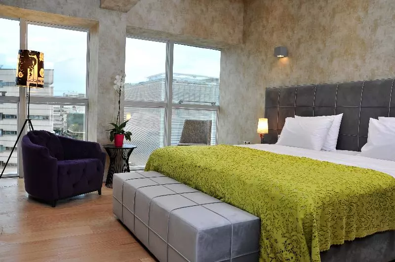 Quarto standard, Athenaeum Grand
