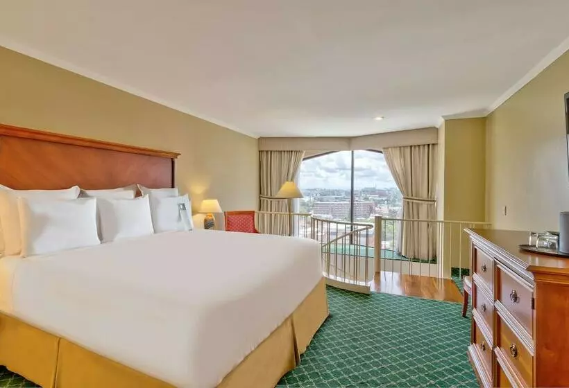 سوییت دوبلکس, Barcelo Guatemala City