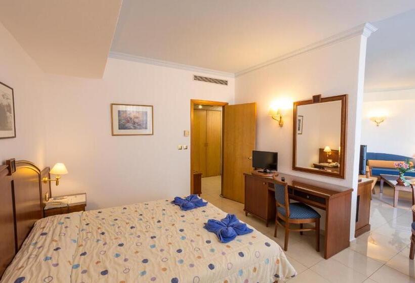 סוויטה משפחתית, Blue Horizon