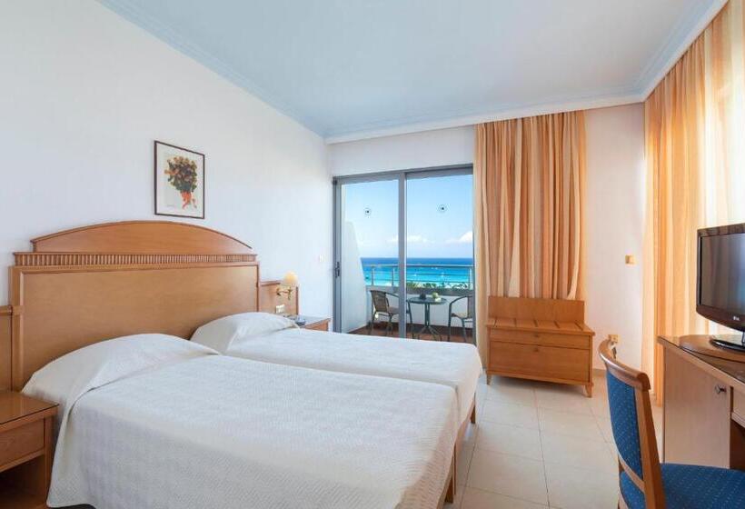 סוויטה משפחתית, Blue Horizon