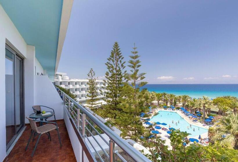 סוויטה משפחתית, Blue Horizon