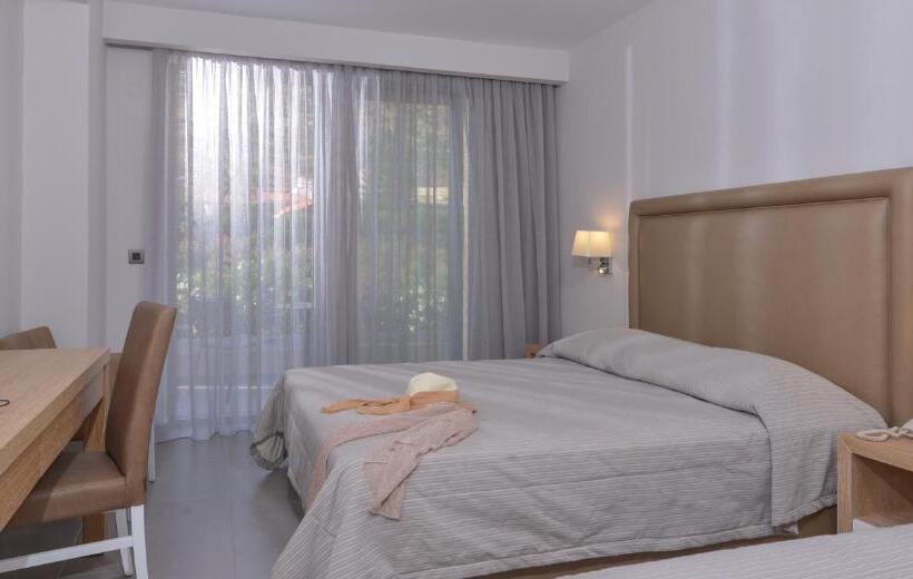 1ベッドルームファミリーアパートメント, Cactus Beach