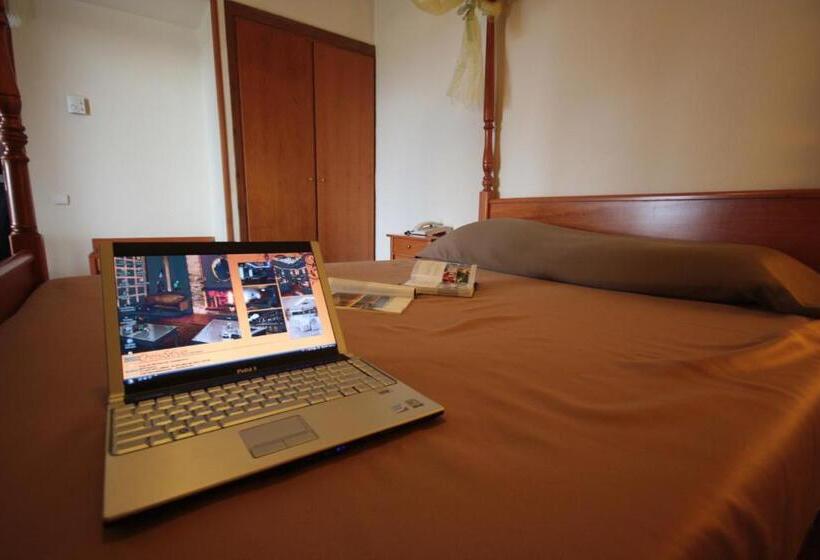 סוויטה, Arxhontiko Chris & Eve