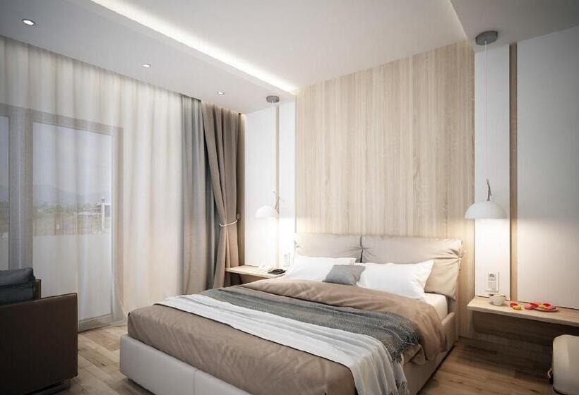 חדר דלוקס, Arxhontiko Chris & Eve