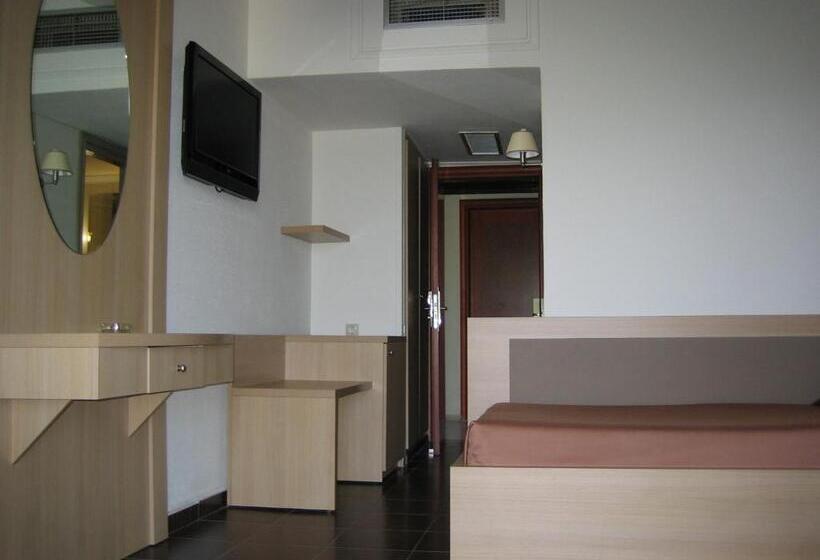 חדר סטנדרט, Arxhontiko Chris & Eve