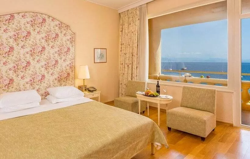 اتاق استاندارد با چشم‌انداز دریا, Corfu Palace