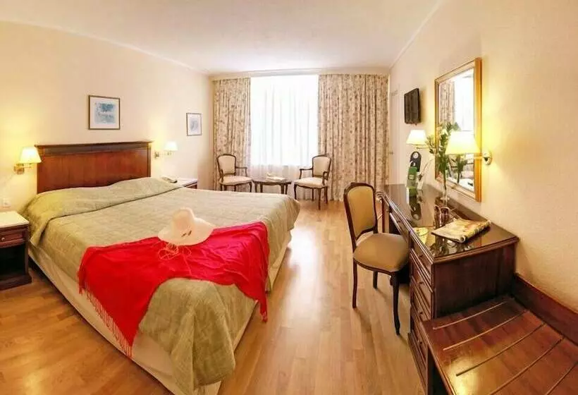 اتاق استاندارد با چشم‌انداز دریا, Corfu Palace