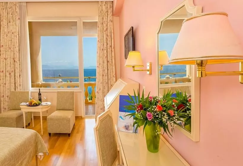 اتاق استاندارد با چشم‌انداز دریا, Corfu Palace