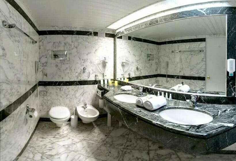 스탠다드 룸 바다 전망, Corfu Palace