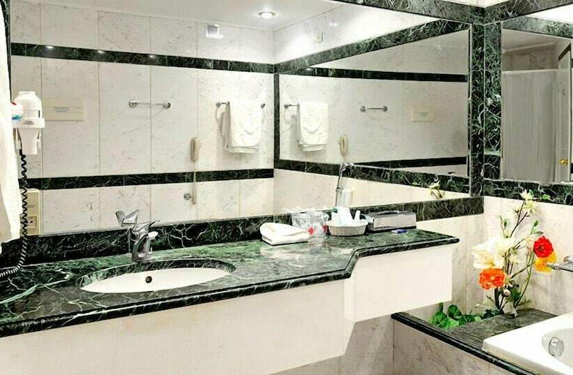 스탠다드 룸 바다 전망, Corfu Palace