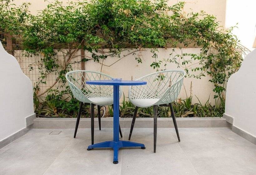 חדר אקונומי, Cyclades