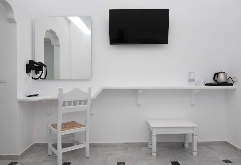 חדר אקונומי, Cyclades