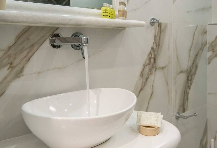 חדר אקונומי, Cyclades