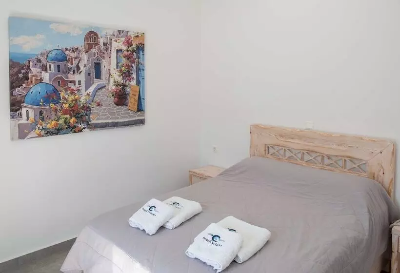 اتاق استاندارد سه نفره, Cyclades
