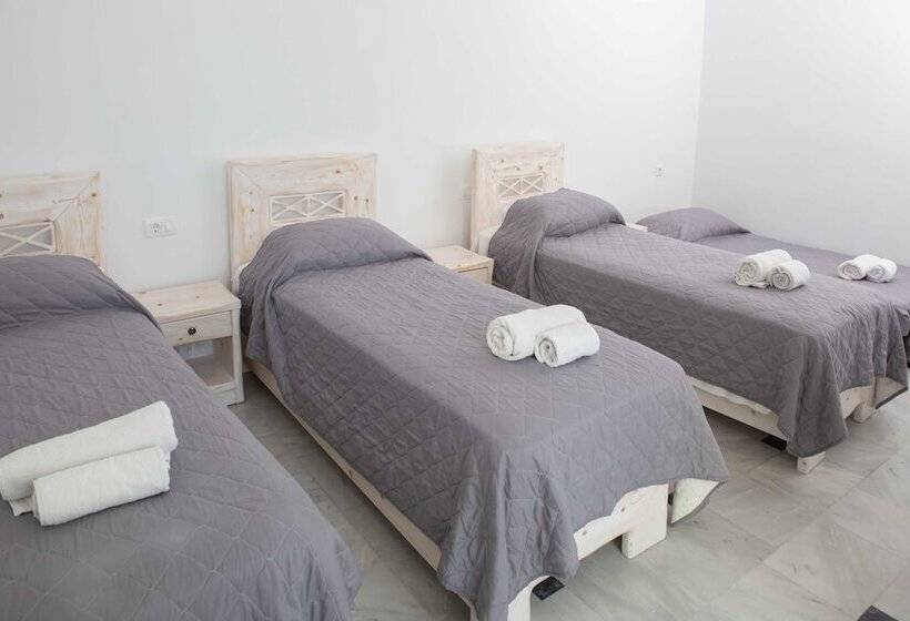 חדר סטנדרט לארבעה, Cyclades