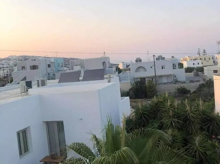 اتاق خانوادگی, Cyclades
