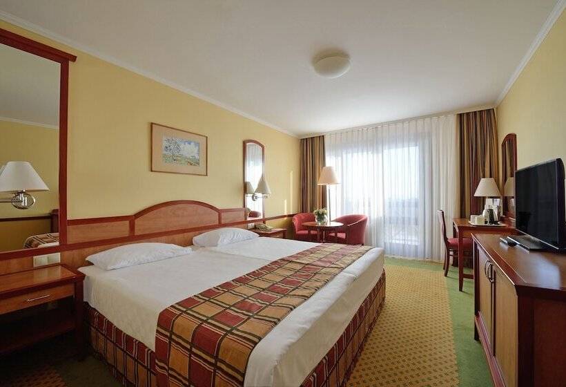 اتاق سوپریور, Danubius Hotel Bük