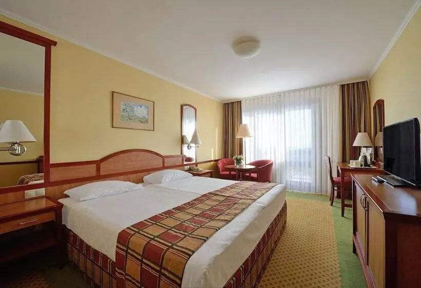 Superior-Zimmer, Danubius Hotel Bük