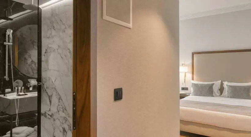 Classic-huone, Electra Palace Thessaloniki