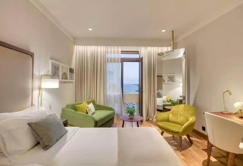Superior-huone Merinäkymä, Electra Palace Thessaloniki