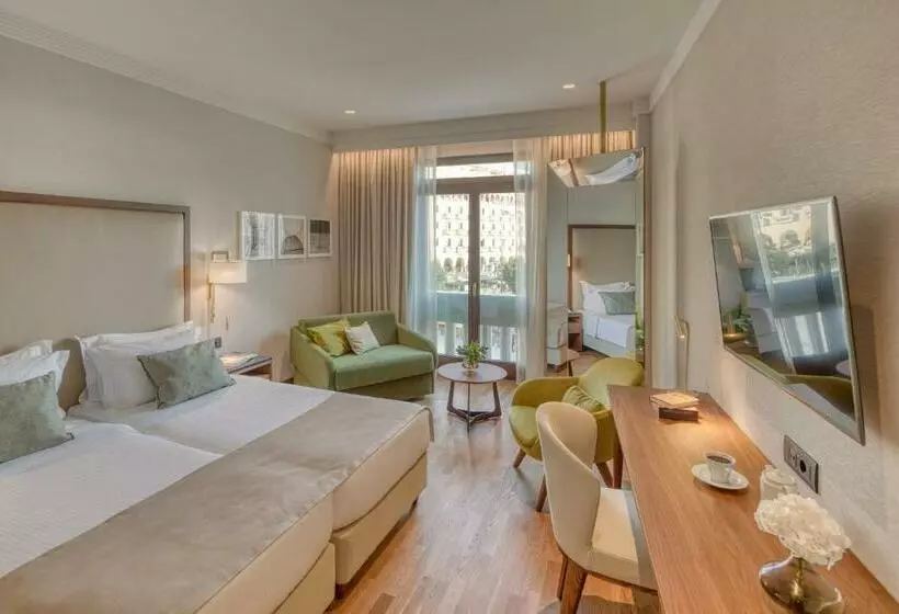 Superior-huone Merinäkymä, Electra Palace Thessaloniki