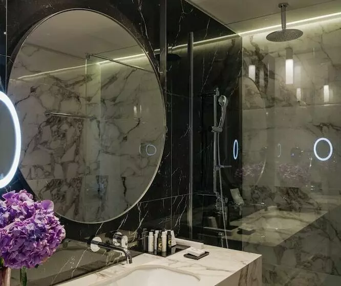 Superior-huone Merinäkymä, Electra Palace Thessaloniki