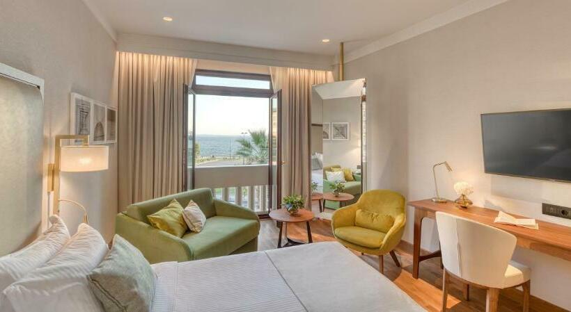 带海景的高档三人间, Electra Palace Thessaloniki