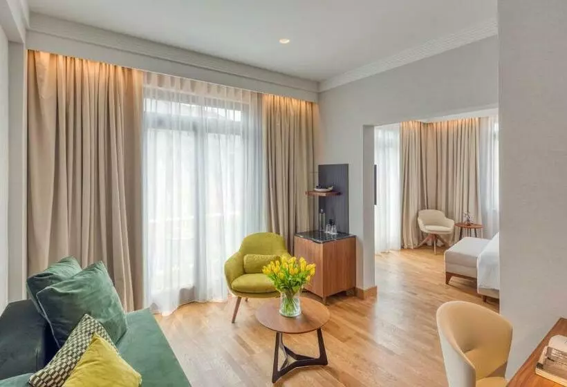 Juniorsviitti, Electra Palace Thessaloniki