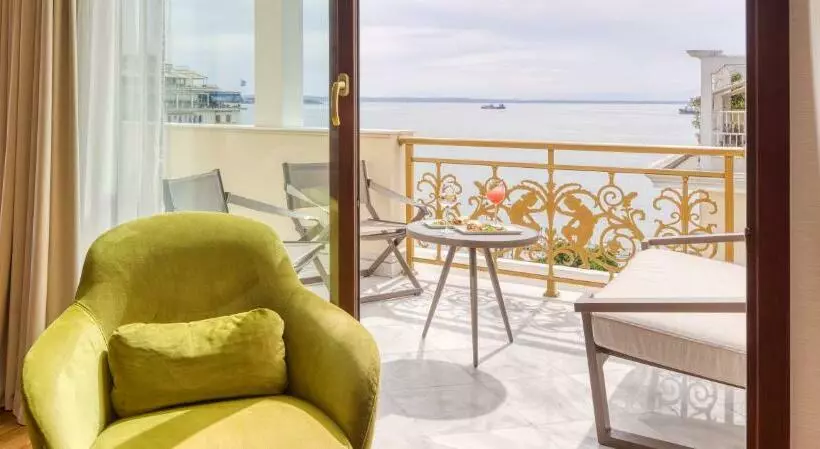 Executive-sviitti, Electra Palace Thessaloniki