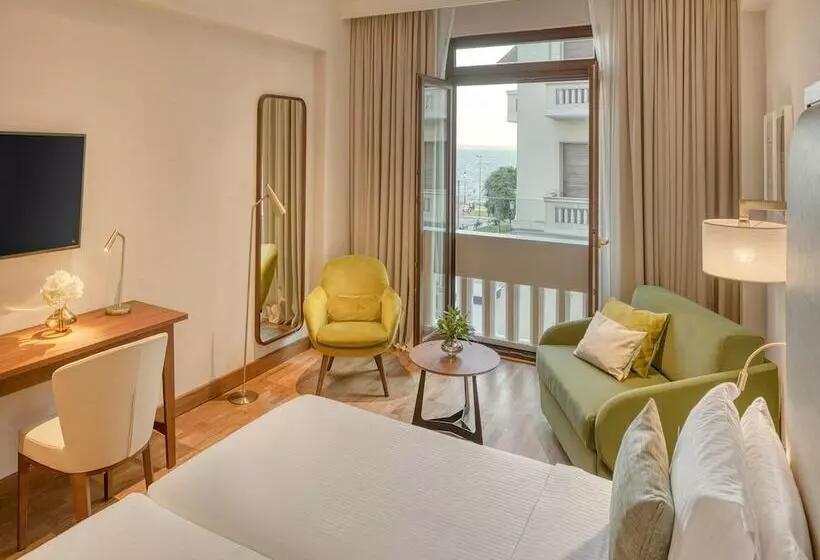 Superior-huone Näkymä, Electra Palace Thessaloniki