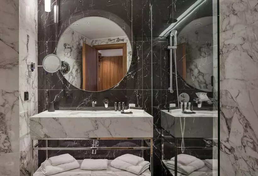 Superior Kolmen Hengen Huone, Electra Palace Thessaloniki