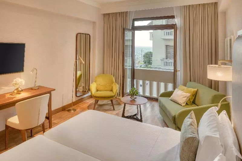 Superior Kolmen Hengen Huone Merinäkymä, Electra Palace Thessaloniki