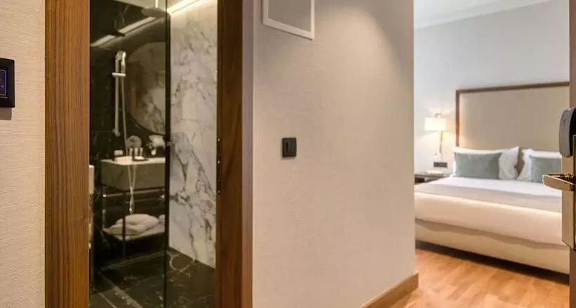 Classic-huone, Electra Palace Thessaloniki