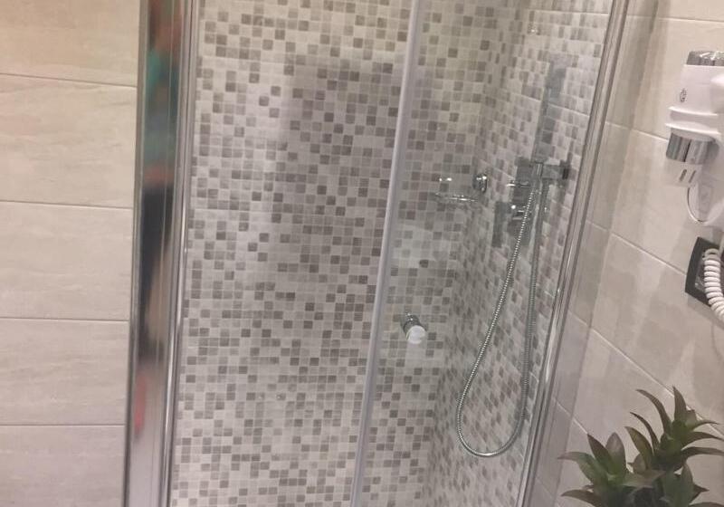 三人经典房间, Electra Palace Thessaloniki