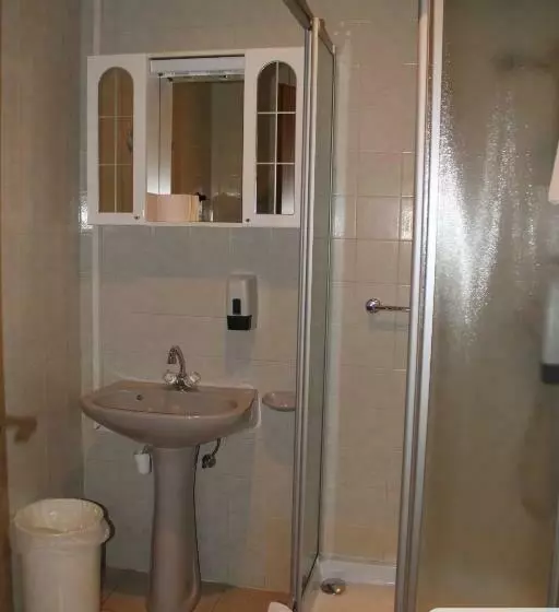 Habitación Estàndard Individual, Fiume