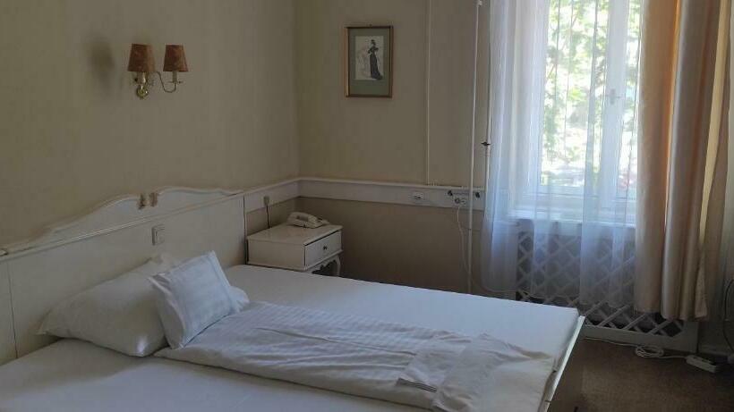 غرفة قياسية فردية, Fiume