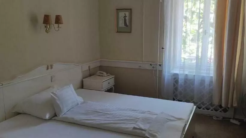 Habitación Estàndard Individual, Fiume