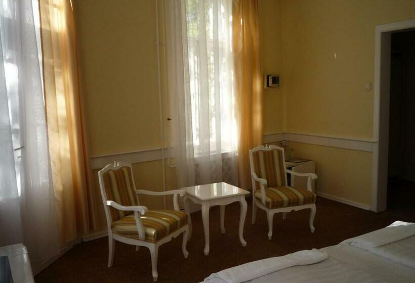 غرفة قياسية, Fiume