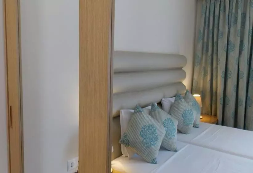 اتاق اجرایی, Galaxy Beach Resort Bw Premier Collection