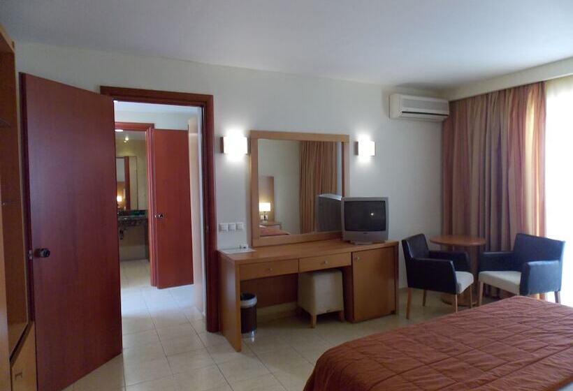 Номер Стандарт с Балконом, Galaxy Beach Resort Bw Premier Collection