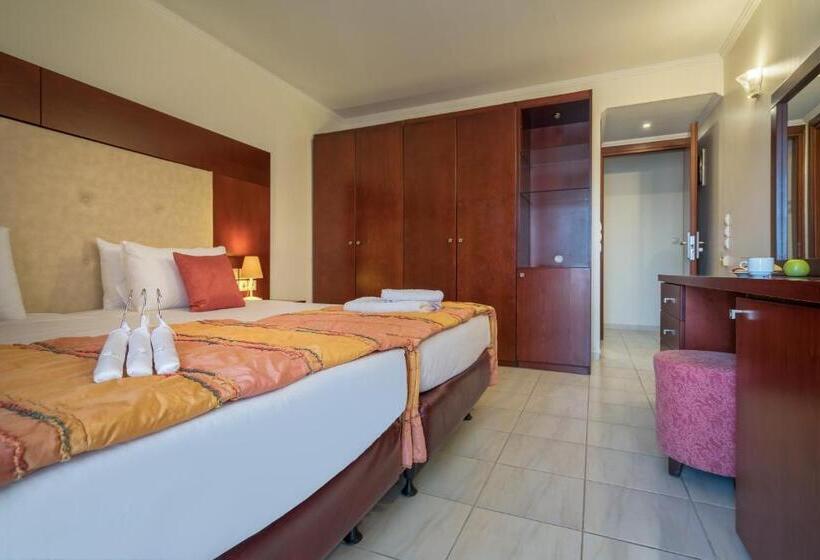 Номер Стандарт Трехместный, Galaxy Beach Resort Bw Premier Collection