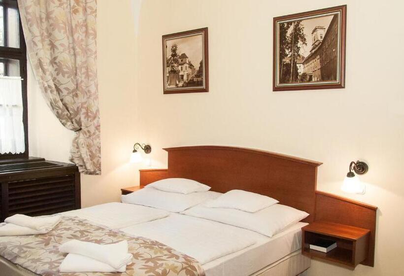 スーペリアールーム, Klastrom