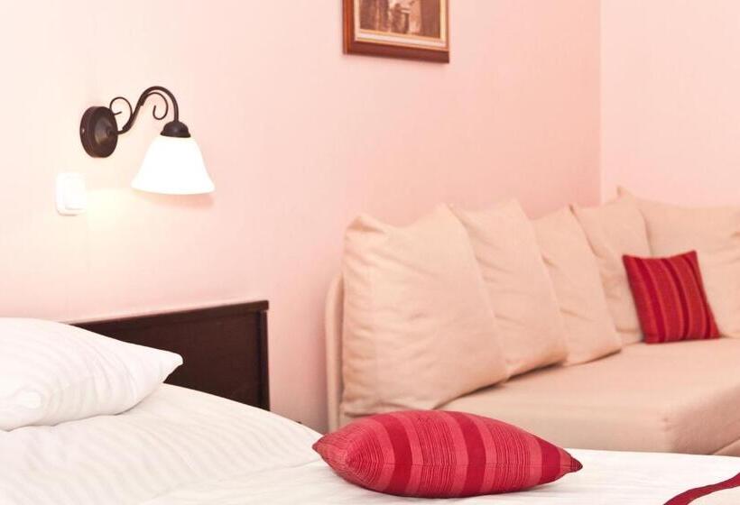 ジュニアスイート, Klastrom